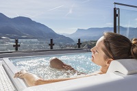 Entspannung pur im Hot-Whirlpool auf der Dachterrasse (c) Tiberio Sorvillo