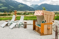 Aussicht genießen am Bergpanorama-Strand (Hotel Gutjahr)
