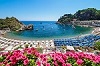 Blick auf den hoteleigenen Strandabschnitt im Grand Hotel Mazzarò Sea Palace auf Sizilien (c) Alfio 