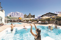 Spaß und Erholung in der Badelandschaft (Alpenrose – Familux Resort) Spaß und Erholung in der Badelandschaft (Alpenrose – Familux Resort)