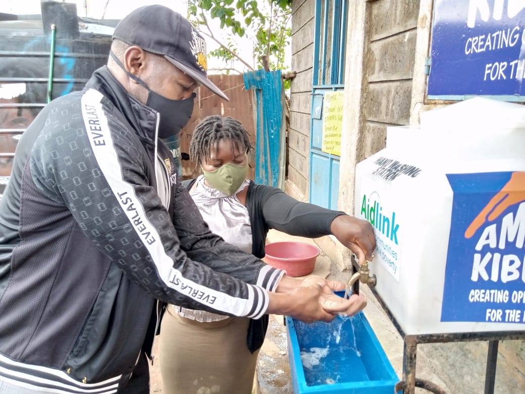 Maskenspenden nach Afrika