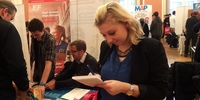 Schüleraustausch Kanada und England: AUF IN DIE WELT-Messe (Foto: Stiftung Völkerverständigung) Schüleraustausch Kanada und England: AUF IN DIE WELT-Messe (Foto: Stiftung Völkerverständigung)