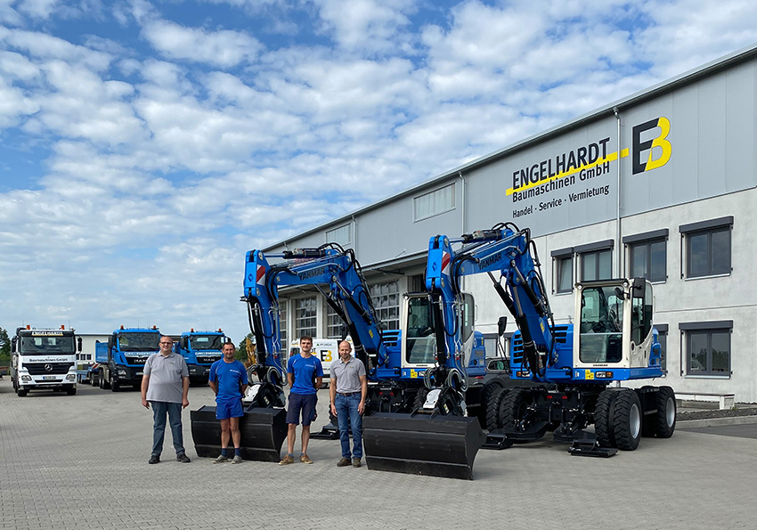 Engelhardt Baumaschinen GmbH verkaufte zwei B110W an Grillenberger Tief- und Straßenbau GmbH. Engelhardt Baumaschinen GmbH verkaufte zwei B110W an Grillenberger Tief- und Straßenbau GmbH.