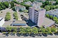 ach gut zehn Jahren Leerstand wird die Immobilie von i+R entkernt, umgebaut und saniert. ach gut zehn Jahren Leerstand wird die Immobilie von i+R entkernt, umgebaut und saniert.