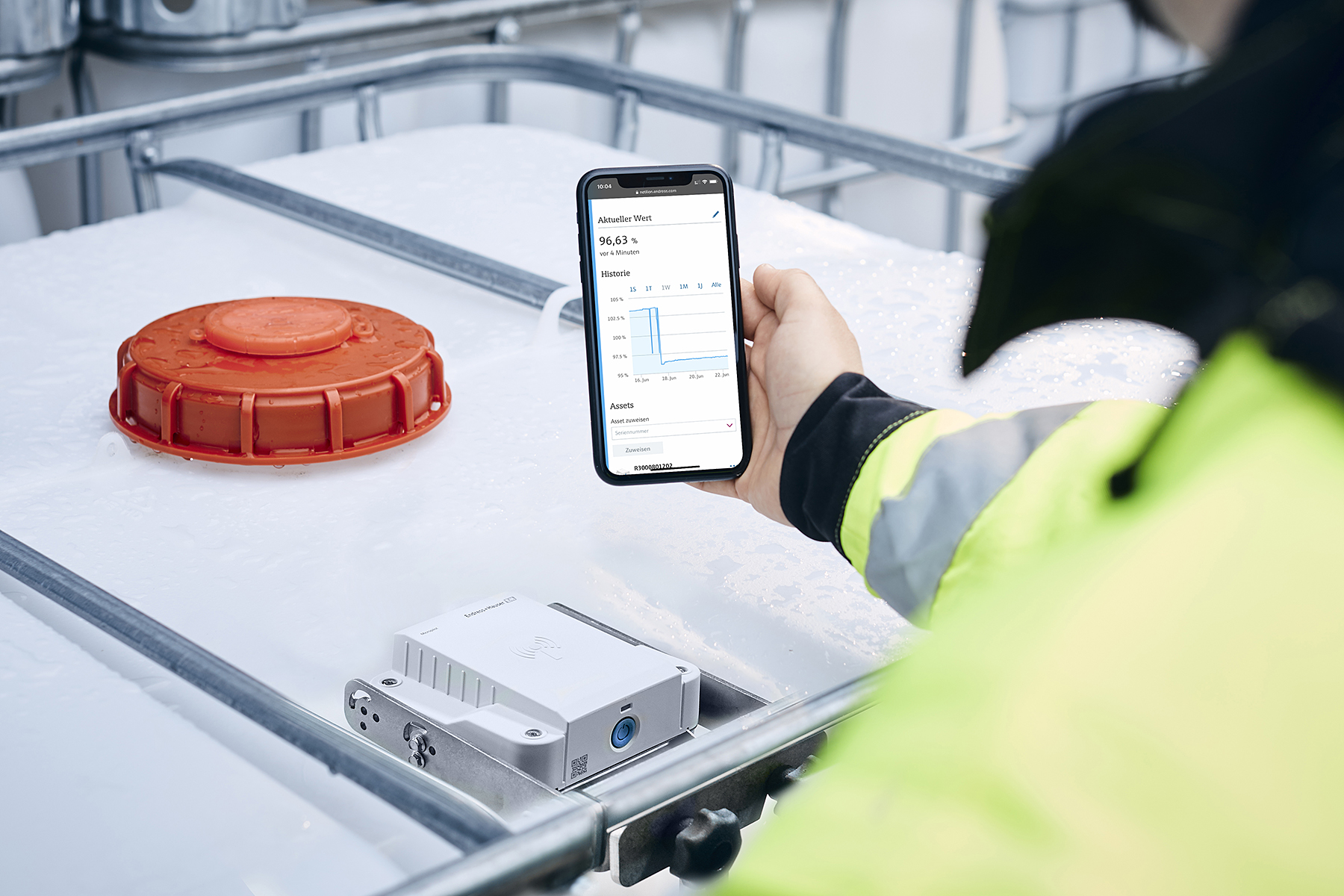 Weltweit erstes kabelloses High-End 80 GHz Radar-Füllstandsmessgerät. (Bildquelle:©Endress+Hauser) Weltweit erstes kabelloses High-End 80 GHz Radar-Füllstandsmessgerät. (Bildquelle:©Endress+Hauser)