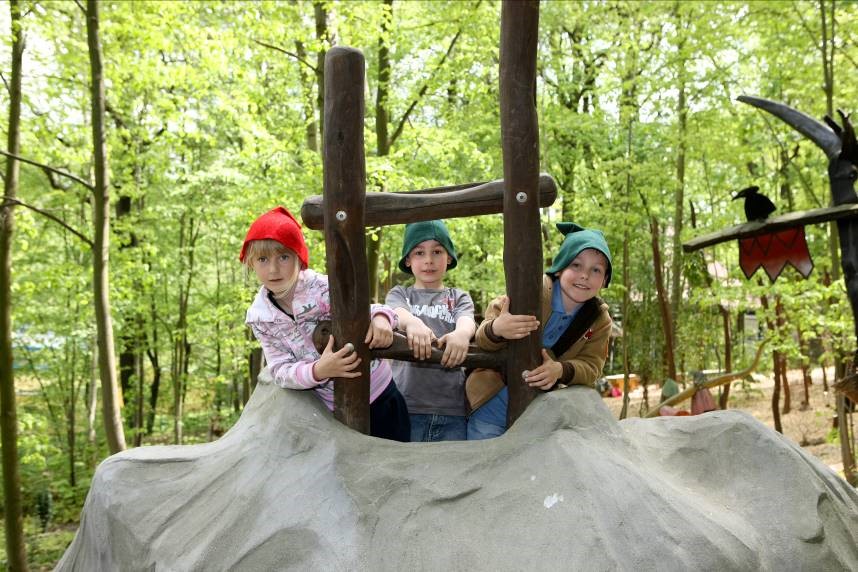 Kinder im Abenteuerwald Feenweltchen (Bildquelle: Matthias Frank Schmidt) Kinder im Abenteuerwald Feenweltchen (Bildquelle: Matthias Frank Schmidt)