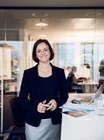 Iris Grewe, Regionalleiterin Deutschland, Schweiz, Österreich. Bildnachweis: BearingPoint