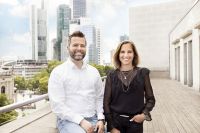 Philipp Schulz and Sandra Veth auf der Terrasse des neuen TOG Gebäudes in Frankfurt. 