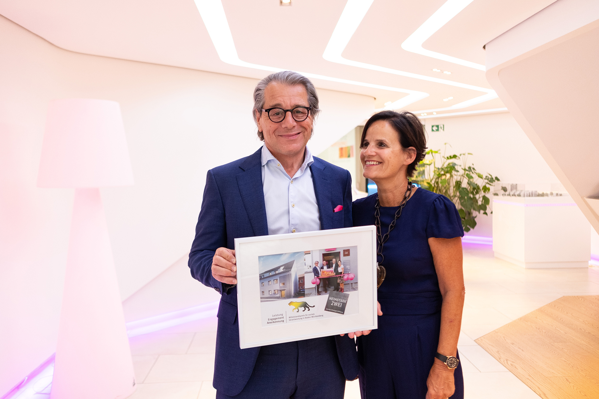 Stiftungsgründer Senator h.c. Karl Strenger und seine Frau Ingrid Strenger freuen sich. Stiftungsgründer Senator h.c. Karl Strenger und seine Frau Ingrid Strenger freuen sich.