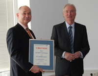 Oswald P. Zimmermann, CEO der datango AG und Wirtschaftssenator des EWS. (Rechts im Bild: Wolfgang Oswald P. Zimmermann, CEO der datango AG und Wirtschaftssenator des EWS. (Rechts im Bild: Wolfgang