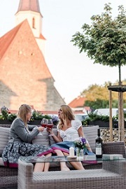 Sommerlich, lässig, schee! (c) Veronika Fleischmann (Hotel Traumschmiede)