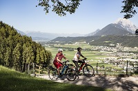 Einzigartiger Panoramablick von der Burg Freundsberg (c) heikomandl.at (TVB Silberregion Karwendel)