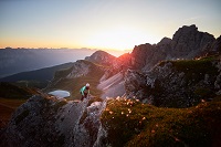 Sonnenaufgang in der tollen Berglandschaft genießen (Axamer Lizum)