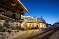 Außenansicht beim Eingang des Hotels (Vitalhotel Sonnenhof) Außenansicht beim Eingang des Hotels (Vitalhotel Sonnenhof)