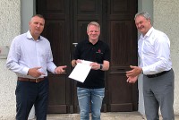 Von links nach rechts: Diethard Fent (congatec), Christopher Wuttke (SE), Roland Judith (congatec) Von links nach rechts: Diethard Fent (congatec), Christopher Wuttke (SE), Roland Judith (congatec)