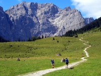 Die Silberregion Karwendel bietet gemütliche Spaziergänge ebenso wie anspruchsvolle Bergtouren. Die Silberregion Karwendel bietet gemütliche Spaziergänge ebenso wie anspruchsvolle Bergtouren.