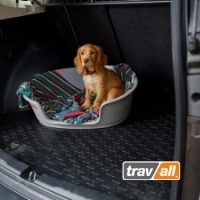 Mit einer fahrzeugspezifischen Kofferraumwanne den Wiederverkaufswert des Autos schützen. © Travall
