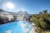 Sky Whirlpool im Winter mit spektakulärem Bergpanorama (c) Andergassen Florian (Hotel Lamm) Sky Whirlpool im Winter mit spektakulärem Bergpanorama (c) Andergassen Florian (Hotel Lamm)