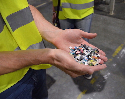 Das Kunststoff Recyclat wird zur Produktion von neuen Smart-Flow Paletten verwendet. Das Kunststoff Recyclat wird zur Produktion von neuen Smart-Flow Paletten verwendet.