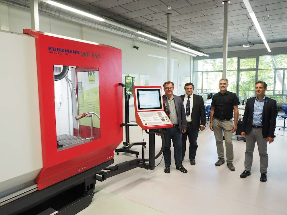 Die Fräsmaschine WF 650 in einem der modernsten Industrie 4.0-Ausbildungszentren (Foto: Kunzmann) Die Fräsmaschine WF 650 in einem der modernsten Industrie 4.0-Ausbildungszentren (Foto: Kunzmann)