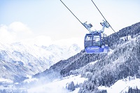 Galzigbahn inmitten einer weißen Schneelandschaft (c) Arlberger Bergbahnen (Ski Arlberg)