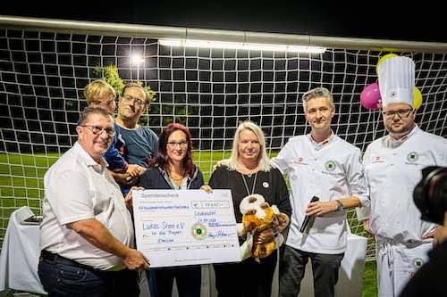 Scheckübergabe mit dem Köchenationalteam in Leukersdorf