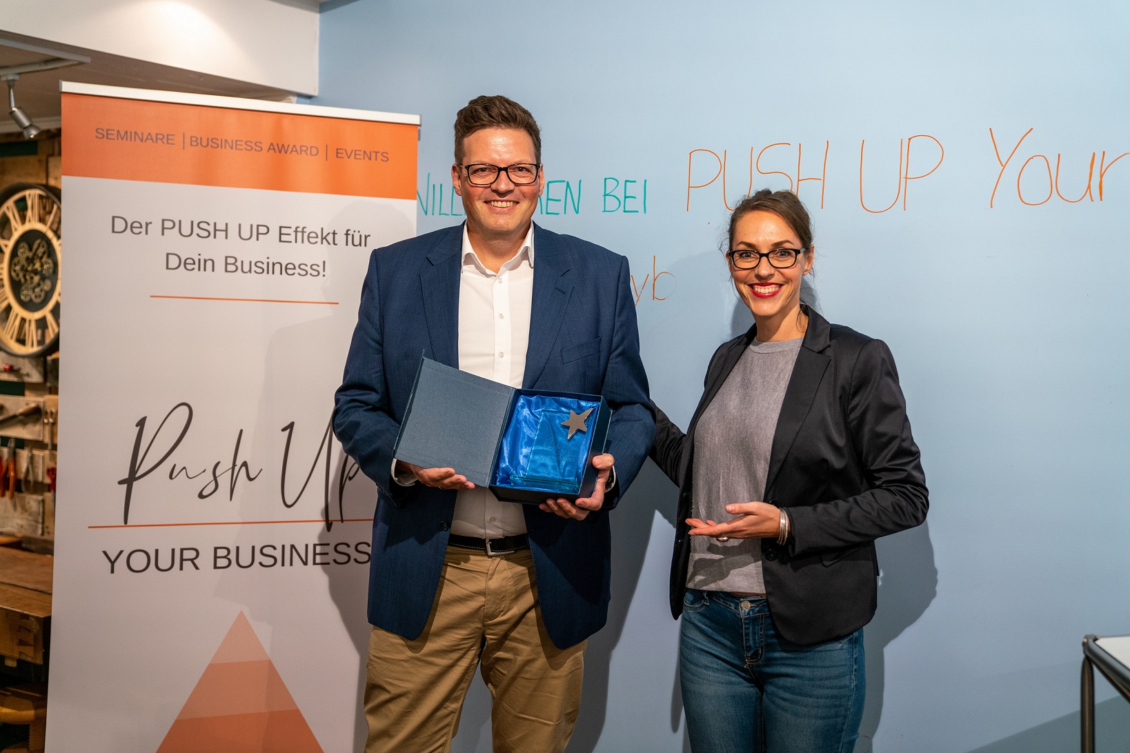 Gewinner des Social-Awards Hanno Lenz mit Carina Frei (Bildquelle: Mandy Karlwoski)