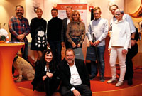 Sabine Michel und Clubpräsident André Hüsgen mit den Bruttosiegern und Sponsoren. (Bild: smic!)