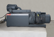 Der MINK Klauen-Kompressor ist in der Pumpenstation der Kläranlage installiert Der MINK Klauen-Kompressor ist in der Pumpenstation der Kläranlage installiert