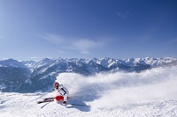 Abfahrt bei winterlichem Bergpanorama (c) TVB Wald (Biohotel Castello Königsleiten)