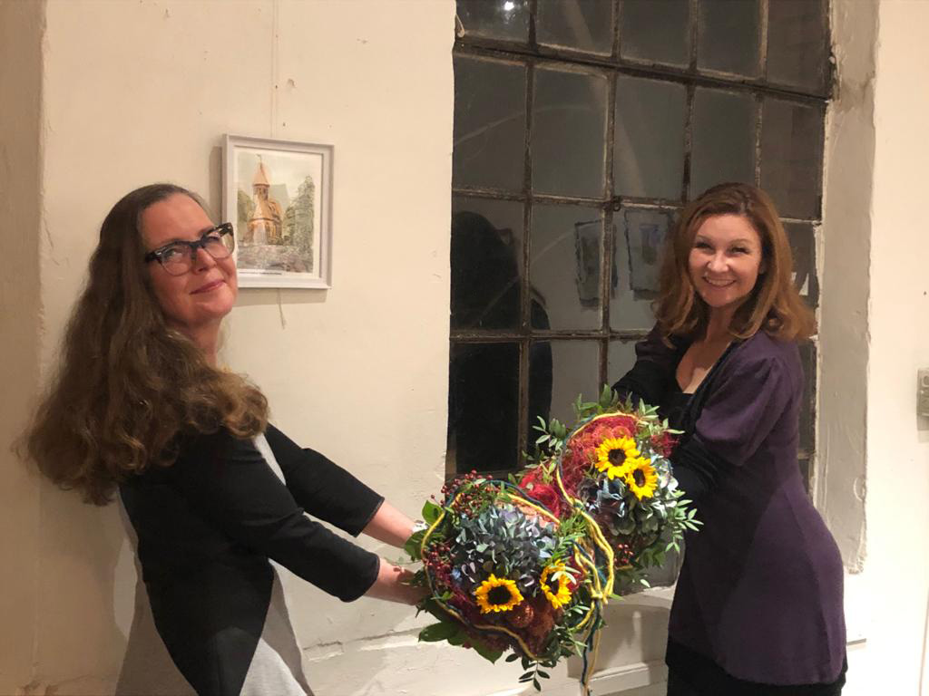 Ruth Schmidthammer (Links) folgt auf Karin Schubert als Präsidentin des Soroptimist-Club Fürth. 