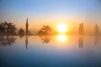Beeindruckender Sonnenaufgang am Infinitypool im Hotel Larimar (Hotel Larimar)