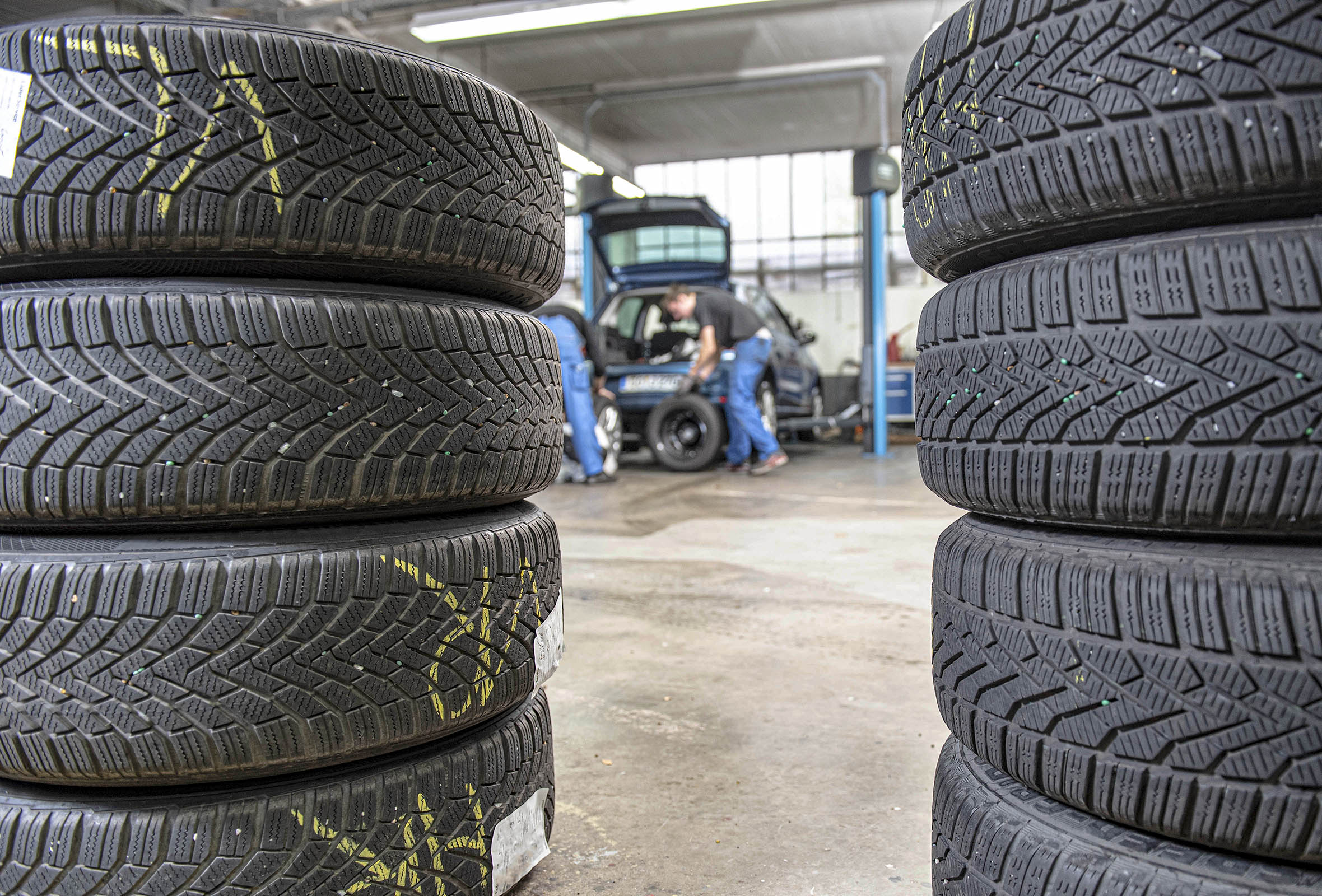 Mangelhafte Bereifung kann zu Konsequenzen beim Versicherungsschutz führen. Foto: HUK-COBURG