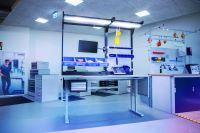 Hahn+Kolb bietet Systemarbeitsplätze, die die Ansprüche an die Ergonomie erfüllen