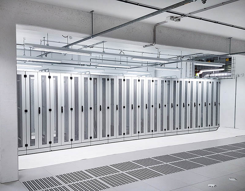 Vorgebaute Kunden-Standard-IT-Racks von SCHÄFER IT-Systems im Datacenter Leipzig 2 Vorgebaute Kunden-Standard-IT-Racks von SCHÄFER IT-Systems im Datacenter Leipzig 2