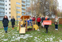 Übergabe Spendenscheck von der Schultheiß Projektentwicklung an die Zirndorfer Kita. Übergabe Spendenscheck von der Schultheiß Projektentwicklung an die Zirndorfer Kita.