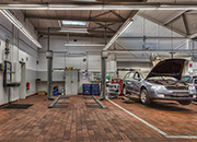 LED-Werkstattbeleuchtung muss vor allem eins sein: Robust. LED Technics Germany LED-Werkstattbeleuchtung muss vor allem eins sein: Robust. LED Technics Germany