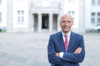 Prof. Dr. Volker Gruhn, Aufsichtsratsvorsitzender der adesso SE (Bildquelle: Julia Hermann) Prof. Dr. Volker Gruhn, Aufsichtsratsvorsitzender der adesso SE (Bildquelle: Julia Hermann)