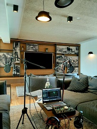 Podcast in der Bowlers Hat Bar (c) PURADIES - Mein Naturresort Podcast in der Bowlers Hat Bar (c) PURADIES - Mein Naturresort
