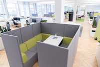 Das neue Open Space Büro bietet den Mitarbeitenden von NIC einen modernen Arbeitsplatz Das neue Open Space Büro bietet den Mitarbeitenden von NIC einen modernen Arbeitsplatz