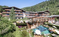 Außenansicht des Hotels im Sommer (Wanderhotel Gassner) Außenansicht des Hotels im Sommer (Wanderhotel Gassner)
