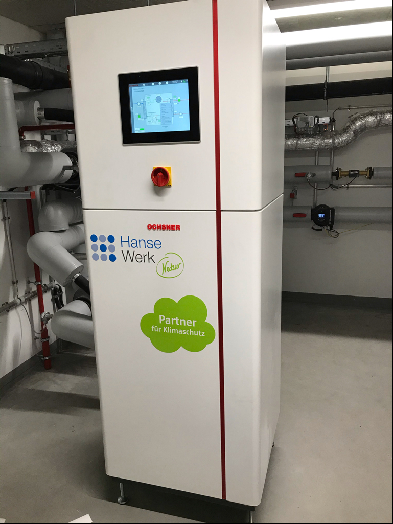 Klimaschutz: Mit der neuen Wärmepumpe sparen HanseWerk Natur und die SAGA CO2 ein.