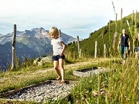Abwechslungsreicher Barfußweg (c) MAYA Inspiranto (Tourismusverband Rauris)