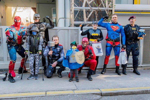 LPD Wien beim Einsatz als Superhelden! LPD Wien beim Einsatz als Superhelden!