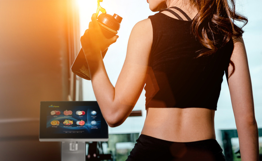 Wer Sport treibt, muss trinken. Warum nicht den Kunden schmackhafte Elektrolytgetränke anbieten?