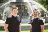 Manuel Leal Garcia & Dr. Matthias Ruhri freuen sich auf ihren Pitch bei „2 Minuten, 2 Millionen“ Manuel Leal Garcia & Dr. Matthias Ruhri freuen sich auf ihren Pitch bei „2 Minuten, 2 Millionen“
