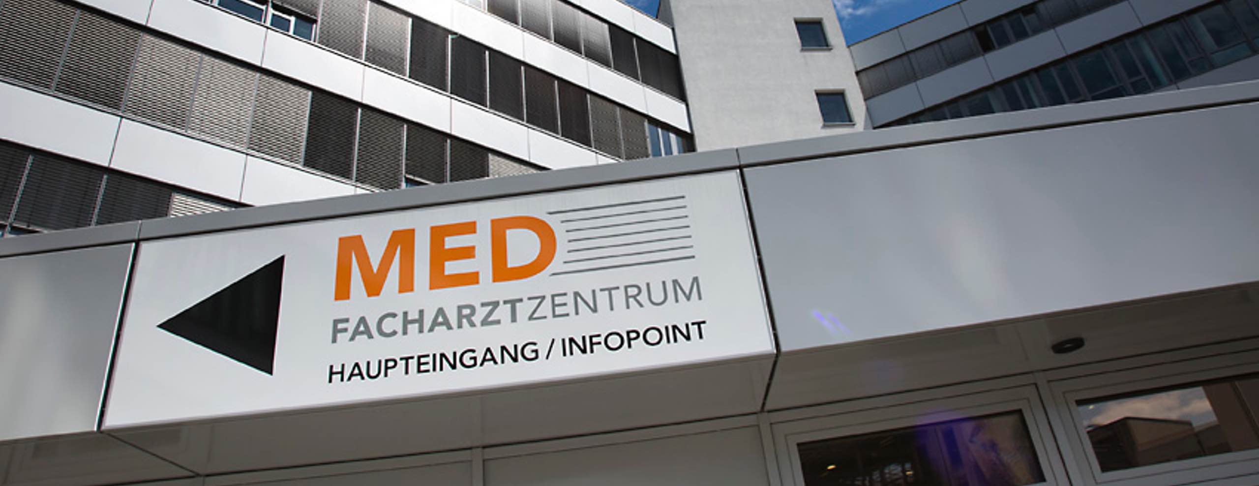 Prof. Dr. med. Dr. hc. Christian Wüster klärt Patienten mit Schilddrüsenproblemen fachärztlich auf. Prof. Dr. med. Dr. hc. Christian Wüster klärt Patienten mit Schilddrüsenproblemen fachärztlich auf.