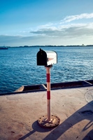 NPorts/Christian O. Bruch - Hat der Briefkasten an der Kaikante in Stade bald ausgedient?