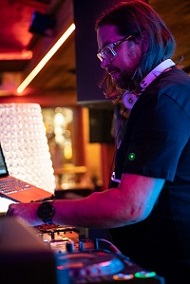 Hotelier und DJ Hannes Kröll-Schnell (c)DJ Croell (MY ALPENWELT RESORT)