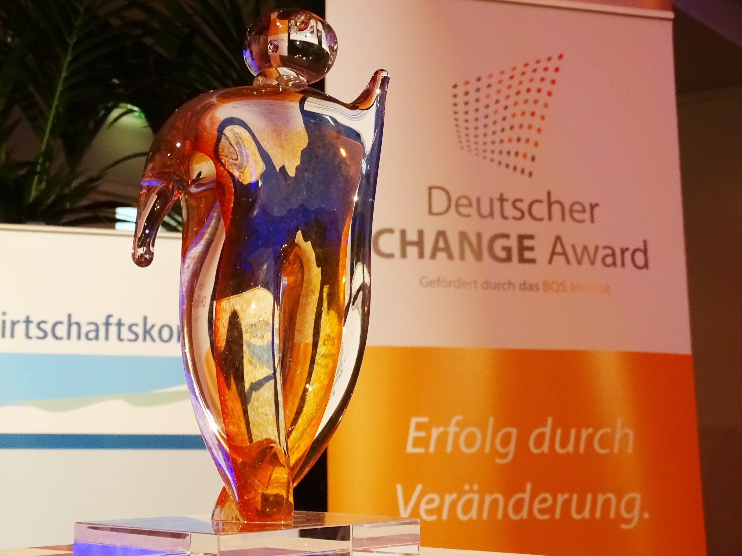 Deutscher CHANGE Award, der alljährlich an Kliniken verliehen wird. Deutscher CHANGE Award, der alljährlich an Kliniken verliehen wird.